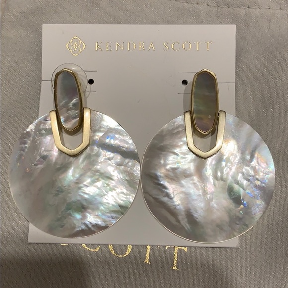 Kendra Scott Jewelry - Kendra Scott Didi silver mother of pearl earring